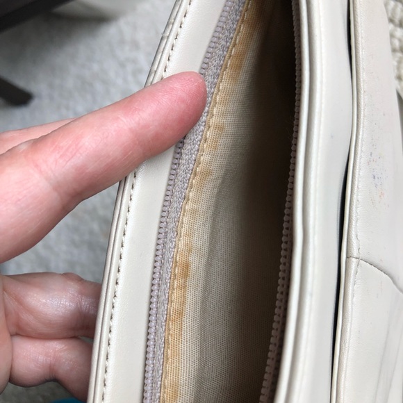 Nine West cross body leather bag. - Picture 6 of 6